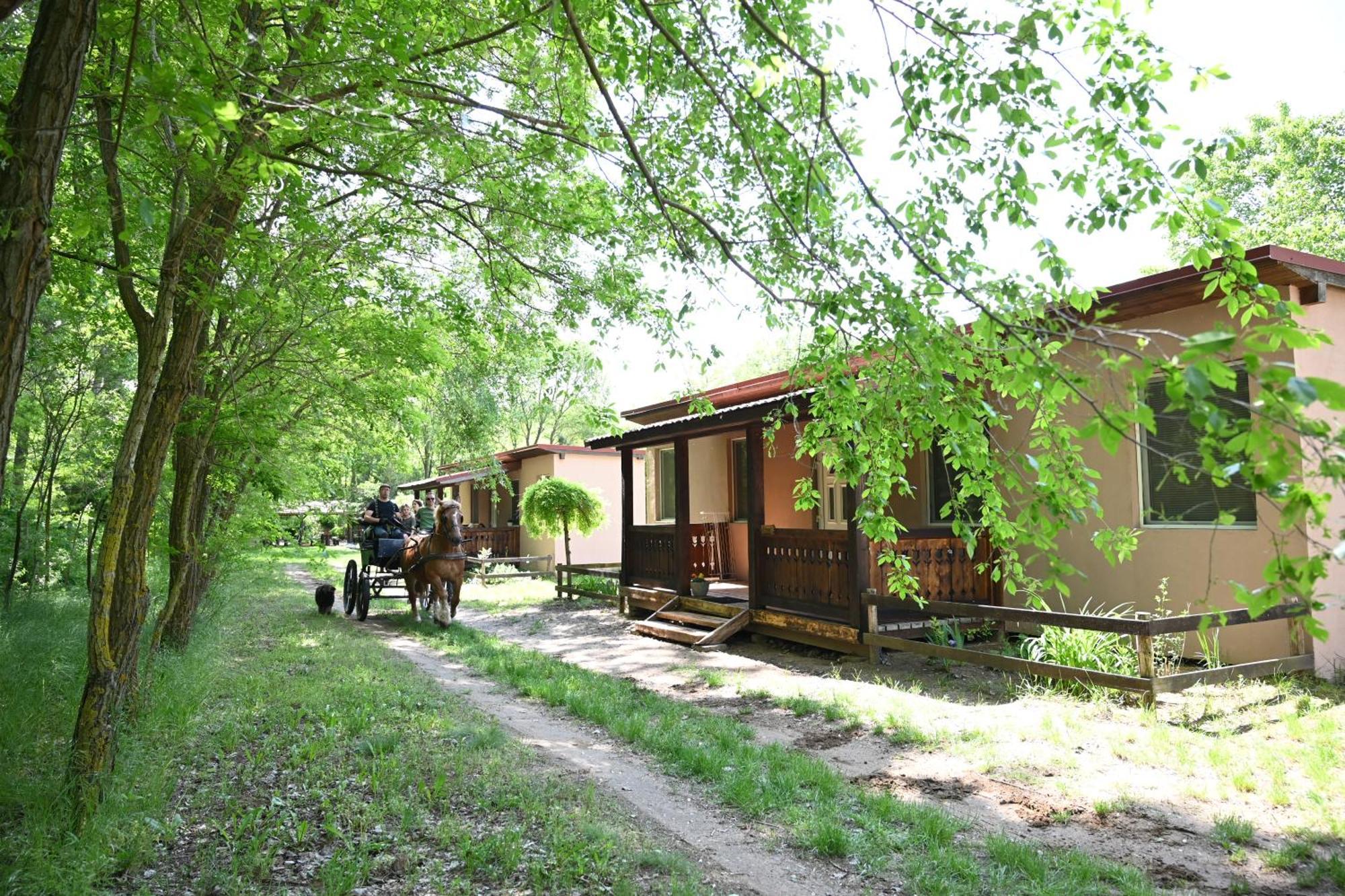 Gidran Major Hotel Ujlengyel Exterior photo